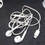 Apple (eredeti) iPhone Earpods lightning fülhallgató fotó