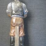 Pipát tömő paraszt szobor fotó