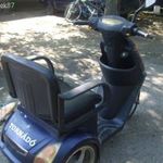Eladó egy háromkerekü elektromos moped fotó