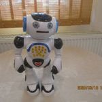 Fehér, nagy robot(hibás), akár 1FT-ért! fotó