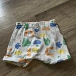 68-as rövidnadrág fotó