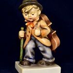 FIÚ NAGYBŐGŐVEL ... RÉGI HUMMEL FIGURA ! fotó