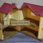 Sylvanian Families piros tetős vidéki ház fotó