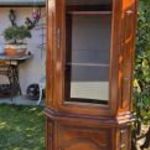 Elegáns sarok vitrin - komód 197 cm magas fotó