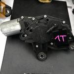 VW TOURAN 1T / hátsó ablaktörlő motor 1T0 955 711 A fotó