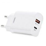 USB és Type-C hálózati gyorstöltő adapter fotó