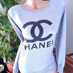 **Chanel logós pulóver (M)** fotó