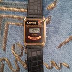 Levis lcd kijelzős retro quartz karóra fotó