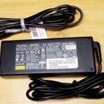 Fujitsu PJW1942N, eredeti gyári laptop töltő adapter - 80W (19V 4.22A) fotó
