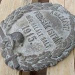 Antik katonai emlék ón fejfa fotó