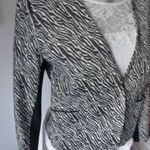 42-s H&M Állatmintás karcsúsított női zakó, kiváló állapotban fotó