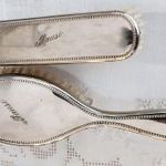 cca 1928 ALPAKKA BORÍTÁS RUHAKEFE HAJKEFE PÁROS KEFE MAUSI VÉSETT MONOGRAMM CIZELLÁLT fotó
