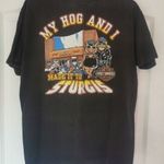 Eredeti Retró 1990s Harley Davidson Rövid ujjú póló "My Hog And I Made It To Sturgis” USA fotó