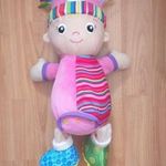 Újszerű Lamaze csörgő-zörgő interaktív baba 31 cm (A harmadik féláron!) fotó