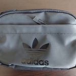 Adidas Originals övtáska, fekete színben fotó