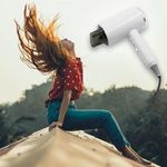 Különleges, két fokozatú hajszárító, fehér-ezüst színben fotó