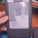 KINDLE 3 QWERTY - D00901 - EBOOK OLVASÓ - TÖRÖTT KIJELZŐ, AKKU NINCS fotó