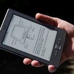 AMAZON KINDLE 4 - D01100 - EBOOK OLVASÓ + TÖLTŐ + TOK - szép állapotban fotó