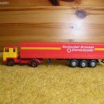 H0 1: 87 Wiking Scania nyerges vontató kamion platós ponyvás vontatmánnyal, vasútmodell fotó