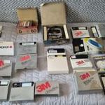 Commodore 64-es kazetták, lemezek, DSDD / DSHD, játékok, magnó retrósoknak, 1 Ft, NMÁ!!! fotó