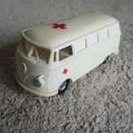 Lemezárugyári lendkerekes mentőautó Volkswagen, retro játék autó, Lemezárugyár fotó