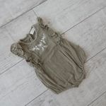 NEXT khaki hímzett virágos playsuit 3-6 hó - Tovább is jó lehet! fotó