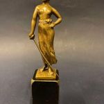 Antik szecessziós jelzett bronz figura - " Kardot tartó amazon alakja " fotó