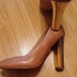 Zara drapp magassarkú félcipő fotó