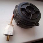 Retro bakelit házas , felcsévélhető hosszabító , 6 A , 250 V , Made in Poland , 4 méteres . fotó