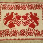 Régi, erdélyi, keresztöltéssel hímzett, madaras díszpárnahuzat, 66x44 fotó