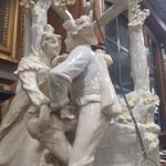 Hatalmas osztrák bieder porcelán a kútnál fotó
