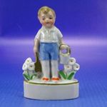 0B620 Antik WAGNER und APEL porcelán kertész fiú fotó