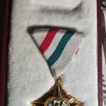 Április 4 érdemrend T184 fotó