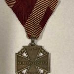 Károly-csapatkereszt (Karl-Truppenkreuz) - I. Világháborús katonai kitüntetés eredeti szalagján, 1916 fotó