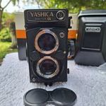 YASHICA MAT-124G TLR CAMERA SOSEM HASZNÁLT EREDETI CSOMAGOLÁSBAN fotó