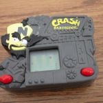 Régi picike Crash Bandicoot Quartz játék ( videó játék ) működő fellelt állapotú kvarcjáték Aukció ! fotó