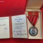 SZOLGÁLATI ÉRDEMÉREM 1954 IGAZOLVÁNNYAL, EREDETI DOBOZÁBAN ! kiv+ fotó