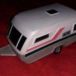 Retro TRAFIKÁRU METALLCAR magyar kisipari fém/plasztik játék lakókocsi autó 14x8x10cm képek szerint fotó