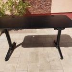 Eladó egy ULTRADESK állitható magasságú íróasztal , ?Gaming asztal. fotó