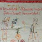 Második világháborúts fali hímzett terítő fotó