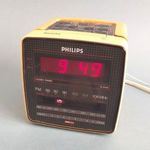 Vintage Philips D3110/2 Cube rádiós AM/FM ébresztő óra fotó