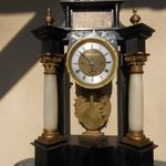 Antik biedermeier 2/4 oszlopos asztali / kandalló óra fotó