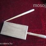 NAGYON RÉGI HÁZTARTÁSI FA FARAGOTT ESZKÖZ ESKÜVŐ TYÚKLEVES KÉZI ORSÓ KÉSZITŐ fotó