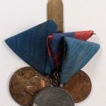 Tiszti lánc, rajta FJ Jubileumi Érem, Erdélyi Emlékérem, Petőfi Bem - Emlék Érem 1899. március 15. fotó
