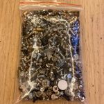 Vegyes csavar csomag Pentium 1 Pentium2 számítógépből bontott 0.5Kg használt 1Ft-ról fotó