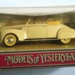 Lincoln Zephyr Y64 - 1938 - fehér, MB, (c1992) (scale1: 43), dobozos, Models of Yesteryear fotó