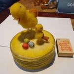 Retro nyomi húsvéti csibés tárolódoboz tojás zsenilia Csehszlovák kádár szocreál fotó