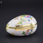 Herendi porcelán tojás formájú bonbonier, teteje sérült, alja hibátlan. fotó