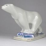 1O023 Régi jelzett porcelán jegesmedve figura 16.5 cm fotó