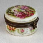 0M907 Régi porcelán ékszertartó bonbonier fotó